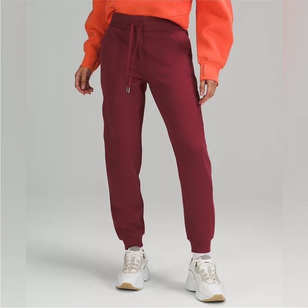Lululemon Scuba High-Rise Jogger in Mulled Wine Women’s 4